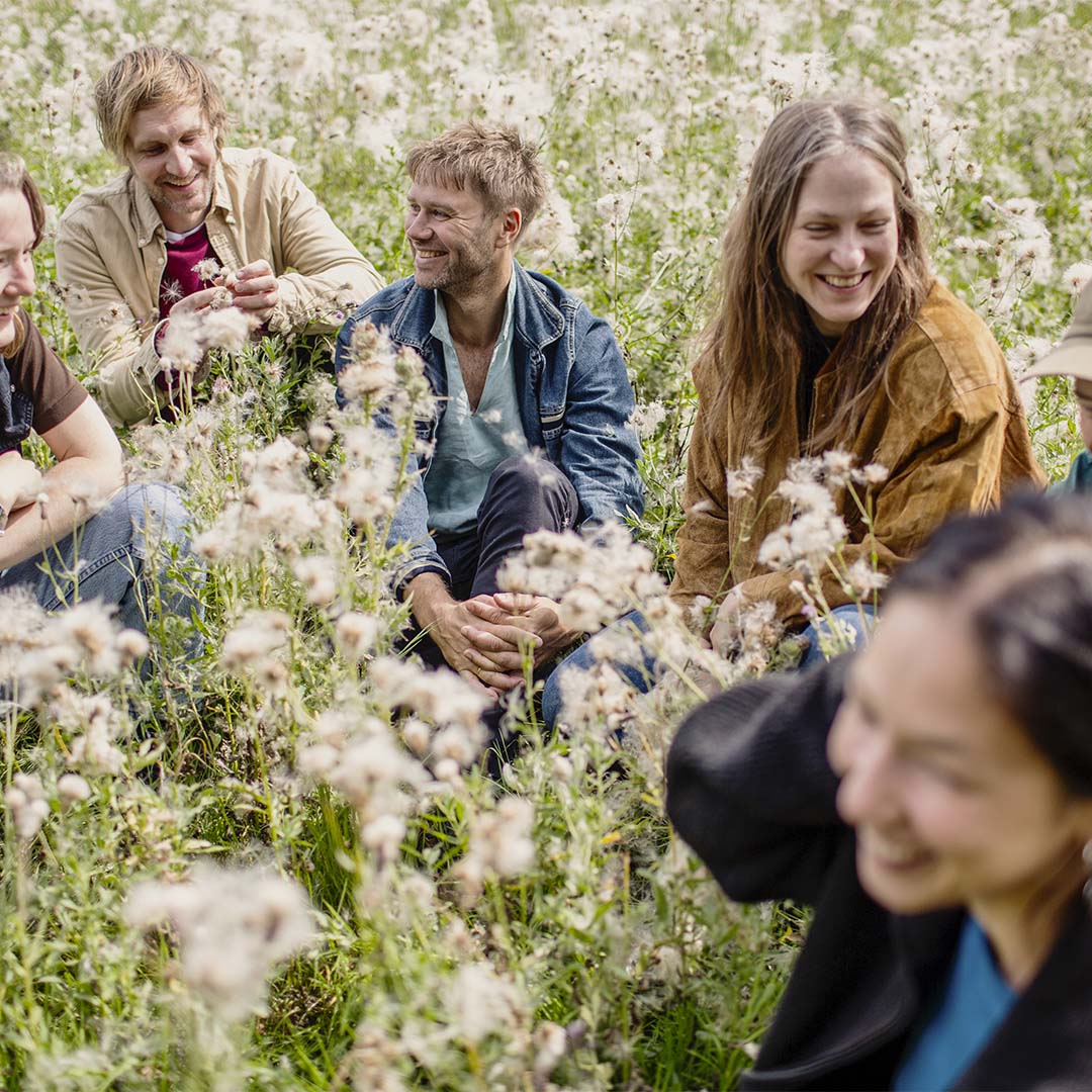 GIRLS IN AIRPORTS X HALVCIRKEL