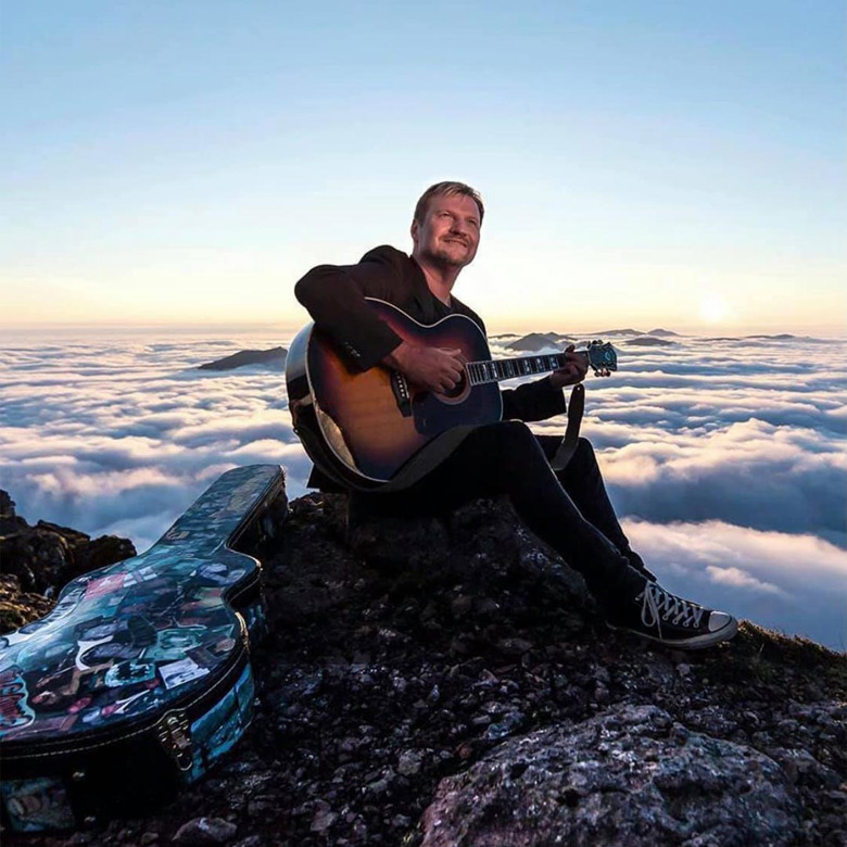 Countrykongen Hallur Joensen